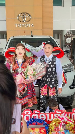 Zoo siab nrog tus kwv thb niam ntxawm | Kengmoua vanhxay