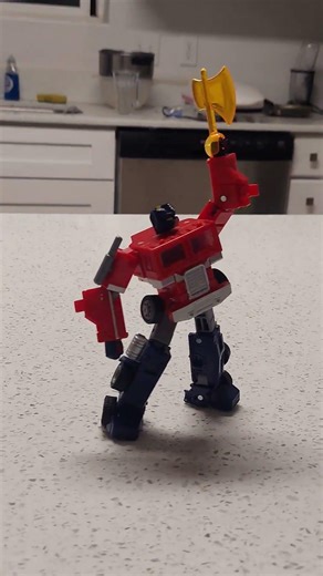Transformers Legacy United G1 Deluxe class Optimus prime stopmotion animation loop.