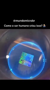 🔬➡️💻 Já imaginou como é um chip por dentro? Nesse vídeo (créditos ao autor 👏) dá pra ver o microscópio chegando cada vez mais perto… até revelar um verdadeiro universo invisível 🤯✨ O que parece só uma “pecinha” na mão, na verdade é cheio de circuitos microscópicos extremamente complexos 👀 Tecnologia em nível quase invisível! 📌 Curtiu ver isso? Segue o perfil pra mais curiosidades do mundo microscópico! . #microscopio #microbiologia #tecnologia