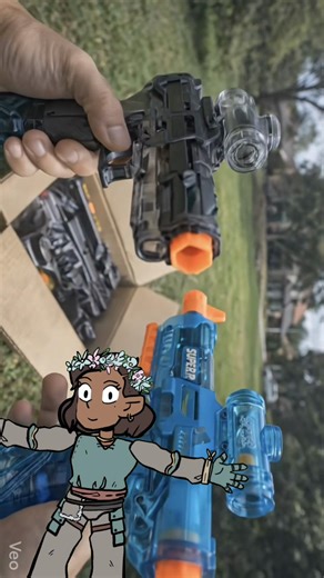 Aqui está a verdadeira batalha d'água! A Ghost é como um foguete de água em suas mãos 🚀💧 #guerradeagua #pistoladeagua #ghost #agua