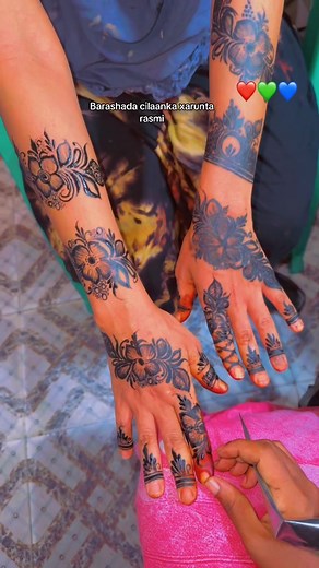 #rasmimireali #barashada_cilaan_saarka #barashadamakeupka #cilaanquruxbadan #hennadesign