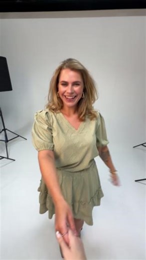 4.5K views · 21 reactions | Heb je onze nieuwste online-only items al gezien? Ze zijn geweldig! 朗 En jullie krijgen alvast een sneak peek van wat er binnenkort online komt! 狼 #msmode https://shorturl.at/REku6 Avez-vous déjà vu nos nouveaux articles, disponibles en exclusivité en ligne ? Ils sont incroyables ! Et voici un aperçu de ce qui sera bientôt disponible en ligne ! | MS Mode | Facebook