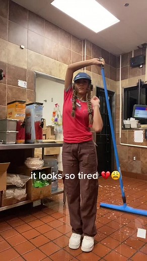 i can feel how tired she is 🥺😩😩😭😭💔💔💔 this is real art 💔🥺