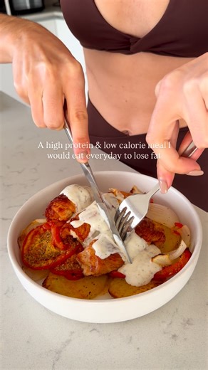 FOODIES | Healthy recipes on Instagram: "[🇬🇧/🇵🇹] high protein & low calorie 🤌🏼 New turbo tower air fryer 😍 • Tower design with 3-layer cooking → I can cook everything at once (10.8L total) • Hands-free cooking with 6/7-in-1 functions → perfect for quick healthy meals!! 🇵🇹 Comenta “RECEITA” e envio-te a receita 💕 🇬🇧 Comment “RECIPE” and I’ll send you the recipe 💕 #Ad #TurboTower #TurboBlaze #DualBlaze Healthy recipes | Receitas saudáveis |"