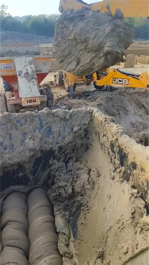 Jcb and 2 trolley loading video 🧐👌#jcbbaba #jcbvideo #jcb3dx #jcbjcb #shortvideo #youtubeshorts