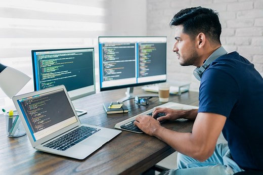 Qu’est-ce que la génération de code par l’IA ? | IBM