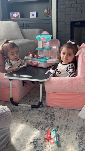 402K views · 16K reactions | Just a mama and her little twin girls having a talk 殺 | Our Little M&Ms | Facebook