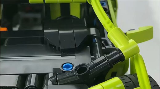 乐高创意积木10945，趣味拼搭激发孩子想象力，客厅玩具收纳不占空间，亲子互动更欢乐，实测耐用耐玩，陪伴成长每一天。