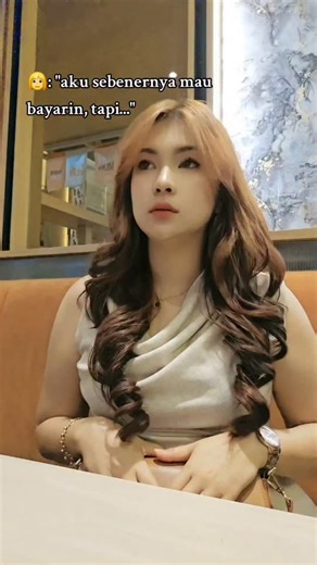 Lola Cenita on Instagram: "Cwk dan isi tasnya"