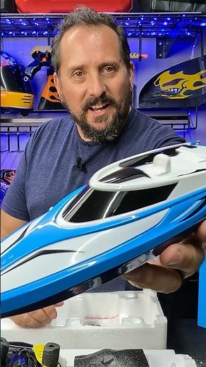 Making Waves: The Force1 Velocity H102 RC Boat - The Ultimate Speed Demon on Water!