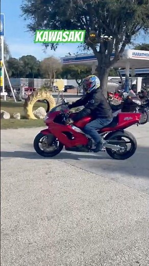 Check Out This Kawasaki ZX9R – What an Amazing Machine! 🏍️🔥