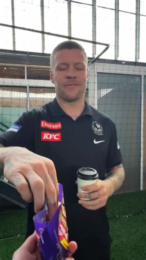 Collingwood Football Club on Instagram: "The Clinker Challenge 🤣🍫"