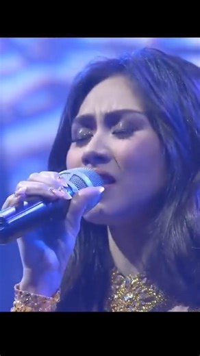 #UNIFIED Throwback ALL AT ONCE cover by Sarah Geronimo Sino naka-witness nito ng Live? 🙌 #SarahGeronimo #RegineVelasquez #goosebumps | Popsters Official