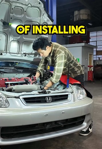 This K-Swap engine tuck came down to the details. 🗿 Cutting braided AN fuel lines cleanly is harder than it looks, and these hose cutting shears made it possible to get zero fraying and a properly tucked fuel setup. Small tool, big difference 🔧✨ #kswap #hondacivic #carbuild #mechanictools #TikTokAutoTechContest