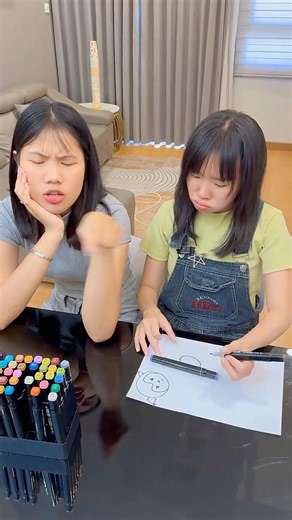 2 Sister vs 1 Sister || Drawing Kuromi Battle #shorts