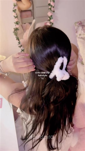Cute and Easy Claw Clip Hairstyle Tutorial