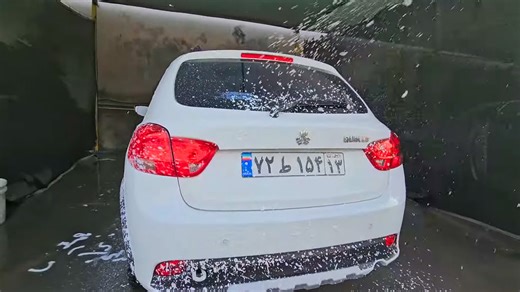 Unbelievable Car Wash Transformation: Soap Foam Turns a Dirt-Covered Car into a Gleaming Masterpiece