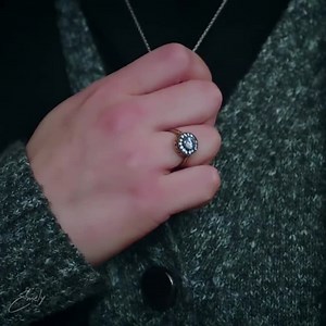 247K views · 8.5K reactions | يتيمةٌ ليس لها أبٌ ولا أم تاهت في أسقااع الأرض غارقةً في الظُّلمة.....،✨سحر  يمان | مسلسل الأمانة•••Emanet | Facebook