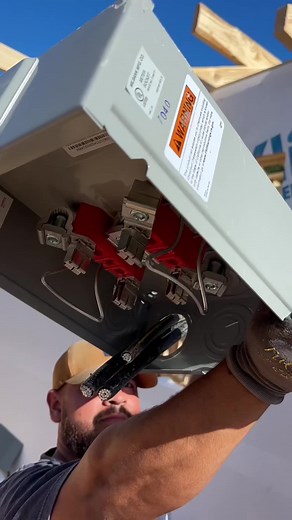 Understanding Meter Sockets and Main Breaker Panels