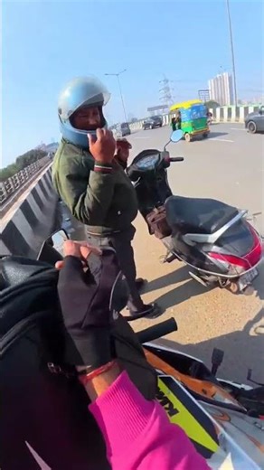 uncle ji ki bike ka petrol khatam ho gaya 😔 #helpmemakethismakesense #helping #shortvideo