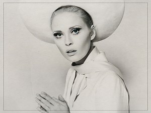 How Faye Dunaway's first Emmy helped her to survive