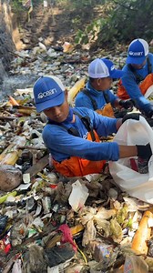 363K views · 18K reactions |  Day 2,832 of fighting plastic...