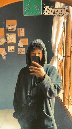 Selfie Techniques: Capturing the Perfect Mirror Shot