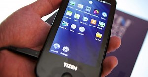Samsung Tizen Dev Device Caught On Camera - SlashGear