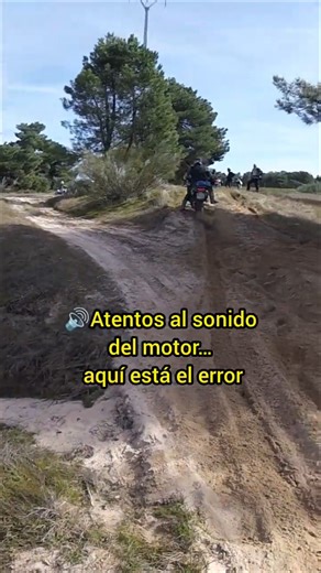 Error típico en arena: acelerar a golpes te hace perder tracción. Gas constante = control 💪