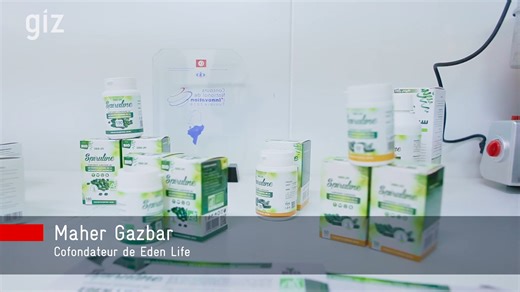 🚀 𝐒𝐌𝐄 𝐋𝐨𝐨𝐩 𝐒𝐮𝐜𝐜𝐞𝐬𝐬 𝐒𝐭𝐨𝐫𝐲 : 𝐄𝐝𝐞𝐧 𝐋𝐢𝐟𝐞 🚀 Maher Gazbar, Gérant de l’entreprise Eden Life produit de la spiruline depuis 2014 avec sa famille. Leur équipe d'ingénieurs et de techniciens assure une culture rigoureuse et de haute qualité. Eden Life a bénéficié de l’appui du programme « SME Business Training & Coaching Loop » qui s'inscrit dans le cadre du projet « Croissance Qualitative pour l'Emploi (CQE) » mis en œuvre par la GIZ Tunisie en partenariat avec le Ministère 