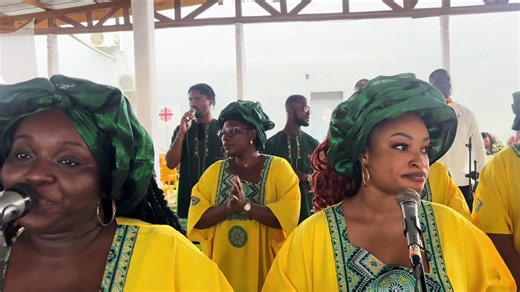 Chant de communion #catholique #chorale #catholictiktok #fyp #afriquetiktok🇨🇲🇨🇮🇨🇩🇲🇱🇹🇬🇬🇦🇸🇳 #pourtoi #tiktokfrance🇨🇵 #cotedivoire🇨🇮 #gospelmusic #gospel #tiktokchretiens #lourdes #choral #instruments @✨ 𝑪𝑺𝑳✨