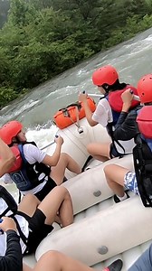 Rainy day rafting fun on the Ocoee River in Tennessee! #paddleman #OcoeeRiver #rafting #surfing | Ocoee Adventure Center