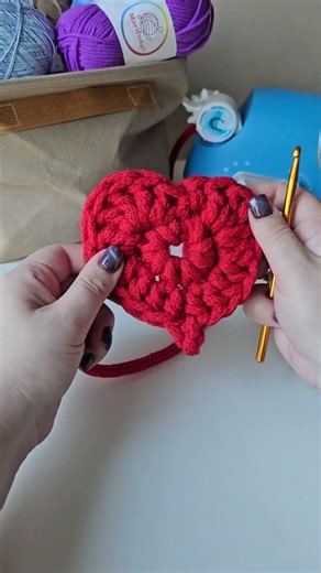 Today I’m testing the Caydo Automatic Knitting Machine #Crochet #Caydo #KnittingMachine #iCord
