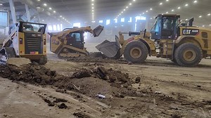 Down to the last few loads. | Chili Bowl Nationals