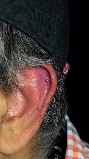 First piercing ever — and he said it was way less painful than expected. Most first-timers are just nervous because they don’t know what to expect. Save this if you’re thinking about getting pierced. 📍 Las Vegas #FirstPiercing #PiercingTok #PiercingExperience #VegasPiercer #LasVegas