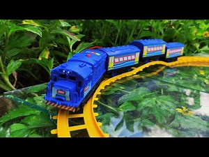 Unboxing dan Merakit Mainan Kereta Api Multi Express Transportasi Massal