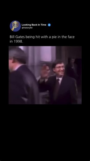 Bill Gates being hit with a pie in the face in 1998. | bill gates