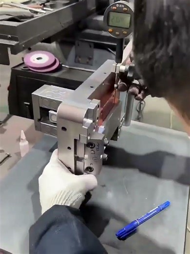 Mould Assembly Matching and Parting Line Polishing.