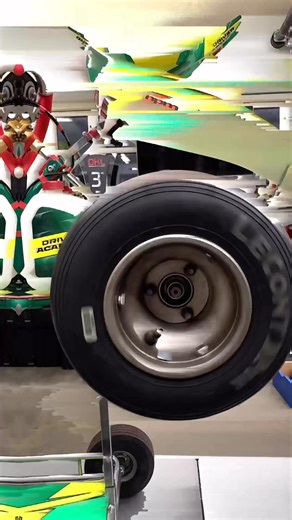 🏁 Sæsonen er i gang – og arbejdet er allerede godt i gang 🔧🔥 I går samlede vi hele den tekniske del af Driver Academy til vores Mekaniker-dag. En dag med fokus på struktur, forberedelse og udvikling – både for mekanikere og racerkørere. Hos os handler det ikke kun om at møde op til løb. Det handler om processen bag resultaterne: - hvordan vi forbereder os teknisk - hvordan mekanikere og racerkørere arbejder tæt sammen - og hvordan vi hele tiden udvikler niveauet – trin for trin Vi arbejder må