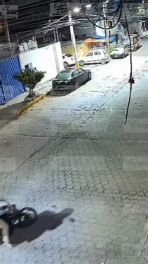 #noticias | Sujetos a bordo de una motocicleta intentan robar a conductor de aplicación en #Ecatepec