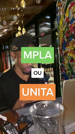 Engaging Café Moments: Interacting with Technology