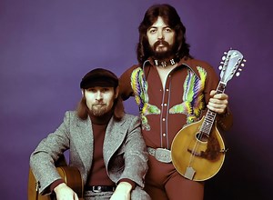 833K views · 50K reactions | Seals & Crofts - Summer Breeze (1972) | Frequência Modular | Facebook