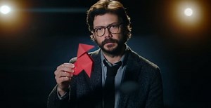 Il professore ci insegna a fare gli origami in un video tutorial