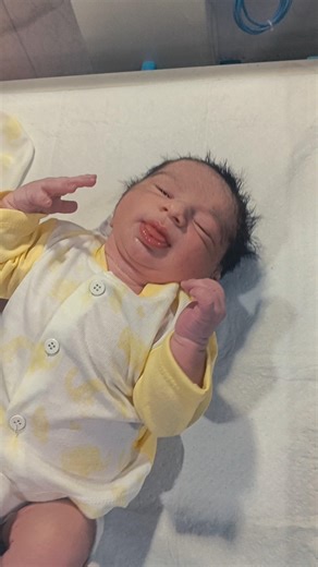 How Doctors Check a Newborn Baby After Birth | Full Assessment Guide