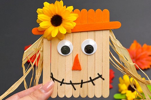Popsicle Stick Scarecrow | Fall Popsicle Stick Craft