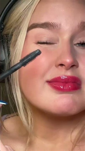 don’t stab urself in the eye 😢 #lashblast #mascarareview #covergirllashblast #covergirlmascara