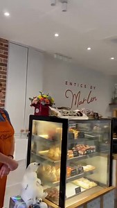 Parintele Ovidiu Ciprian Martis a venit cu,colinda tocmai de la Cluj .L am primit si noi asa cum se cuvine .Va multumim🥰 Entice by Marlen | Marlena Botezatu