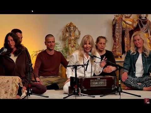 LIVE Soham & Harmony Infinity DEVANI S mit Teilnehmern der 1. Glücks AG Lehrer Ausbildung