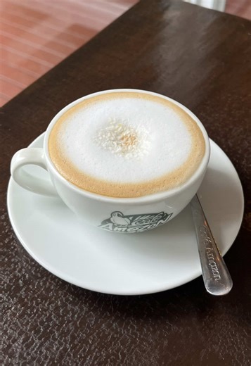 I love discovering super good drinks from loweky coffee shops! ☕️ But hurry 🏃‍♀️ , @cafeamazonph's Coco Latte is only available until November 30. 🥥 📍 Cafe Amazon has branches in Cavite, Laguna, Batangas, Manila, Tarlac #cafeph #coconutcoffee #foodtripph #coffeelover #cafeamazon