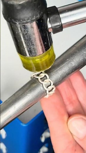 Making a silver chain ring from jump rings with a blue gemstone ✨💙 #chainring #jewelrymaking